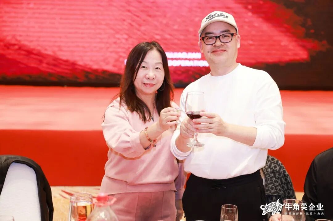 95d82d7e6d31a79f0e8a06196f364bdc