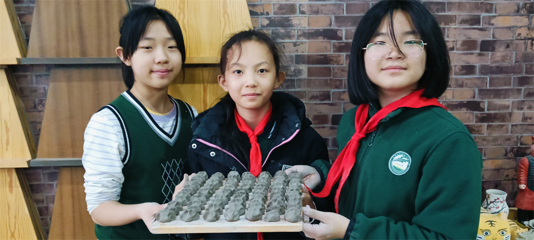 指尖上的冬至——盛世长安小学陶艺社团“与泥同乐”_(1)