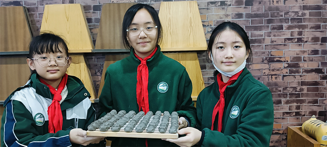 指尖上的冬至——盛世长安小学陶艺社团“与泥同乐”_(6)