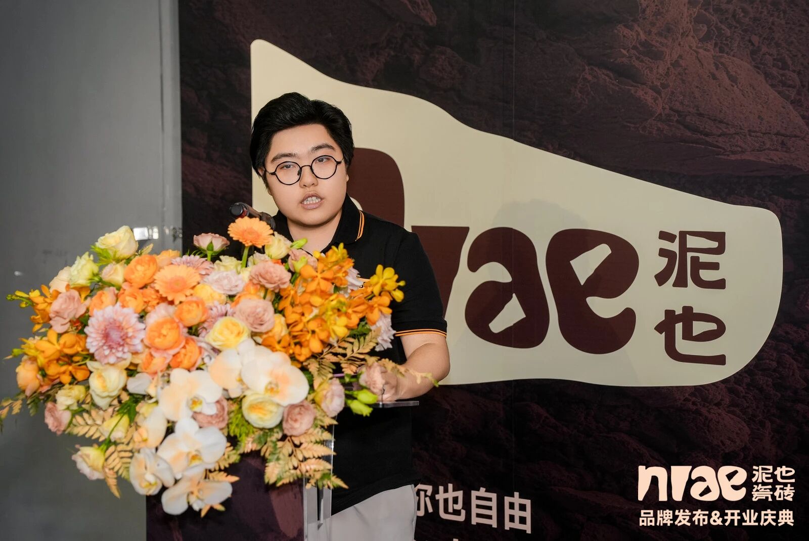 f6dfdbfa0488aab3a00b408a749b82d7