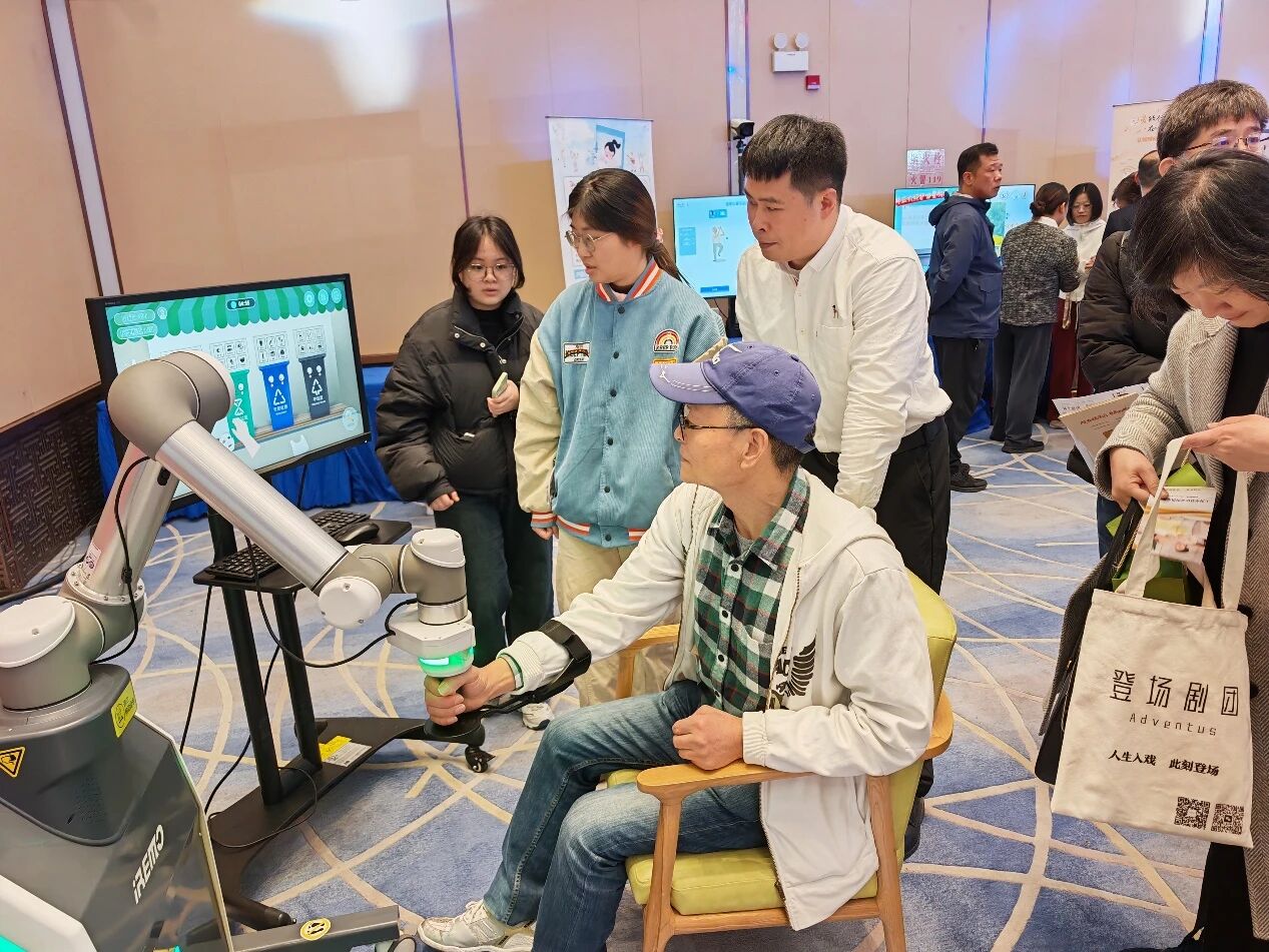 ecc0f50cf864a434a089aa77d96d5fbb