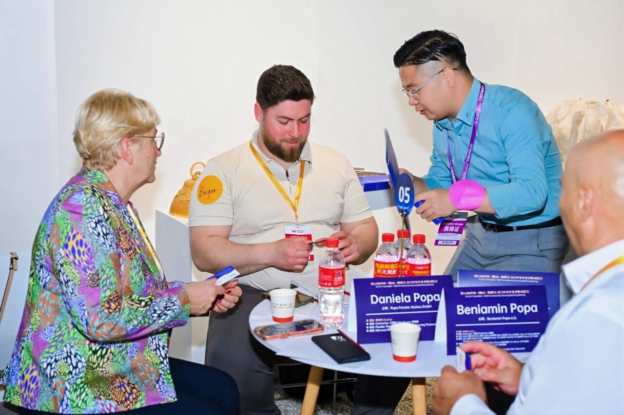 第44届中国（佛山）陶博会-RCEP及中亚采购对接会圆满举11